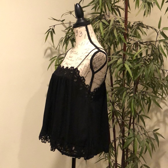 Top - Picture 2 of 4